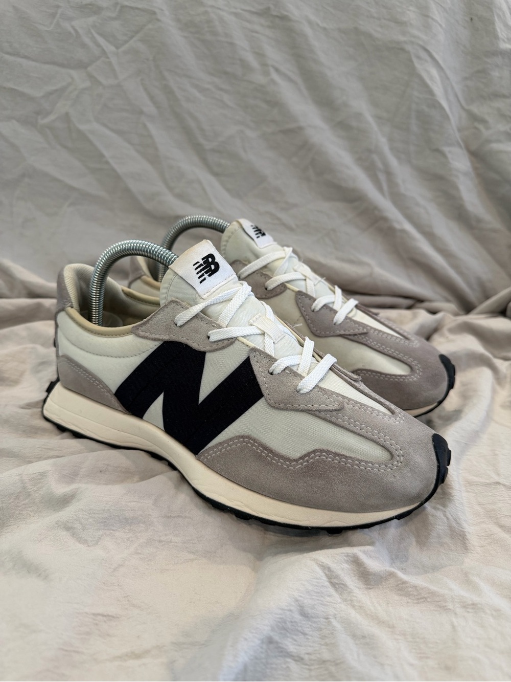 New Balance 327 women’s 8